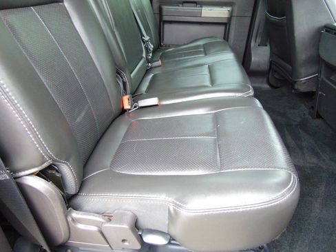 Used 2011 Ford F250 Lariat w/ Lariat Interior Pkg AWD/4WD image 17