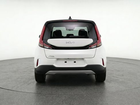 Used 2025 Kia Soul LX w/ LX Technology Package FWD image 7