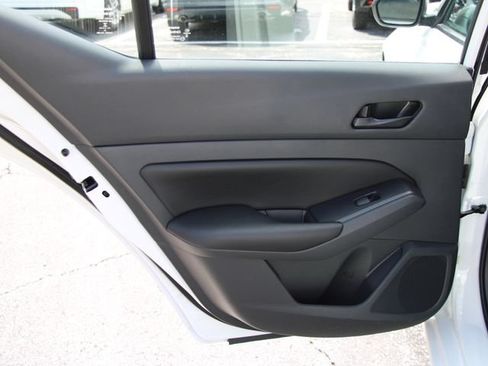 Used 2025 Nissan Altima 2.5 S FWD image 22