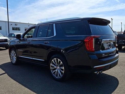 Certified 2022 GMC Yukon Denali w/ Denali Premium Package AWD/4WD image 4