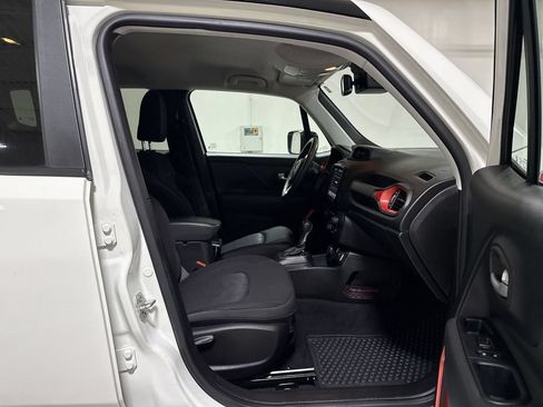 Used 2023 Jeep Renegade Trailhawk AWD/4WD image 22