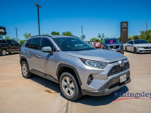 Used 2021 Toyota RAV4 XLE AWD/4WD image 7