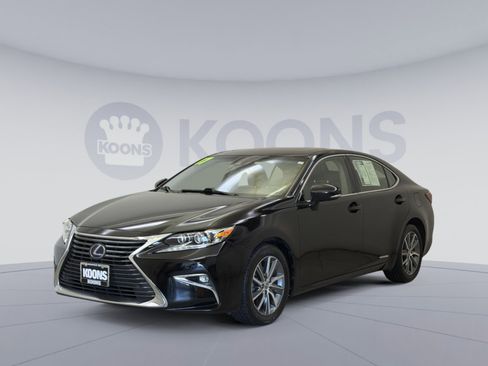 Used 2017 Lexus ES 300h w/ Luxury Package FWD image 5