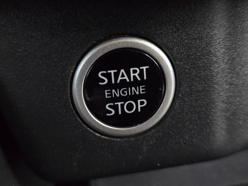 Used 2023 Nissan Rogue SV FWD image 28