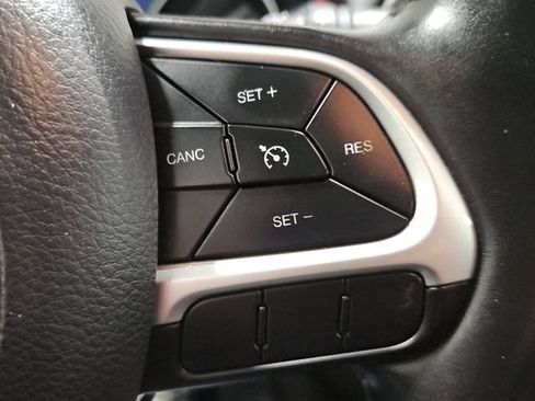 Used 2019 Jeep Compass Trailhawk AWD/4WD image 30