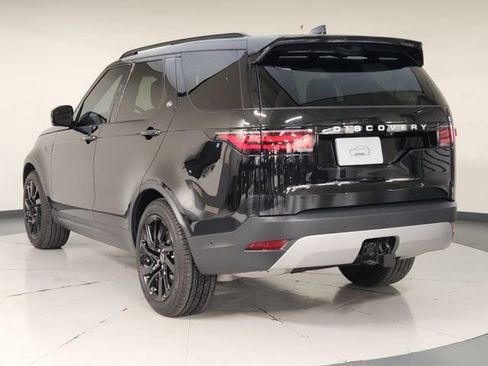 Used 2025 Land Rover Discovery S image 6