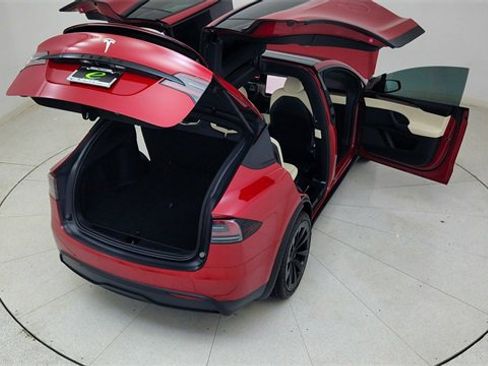 Used 2023 Tesla Model X image 82