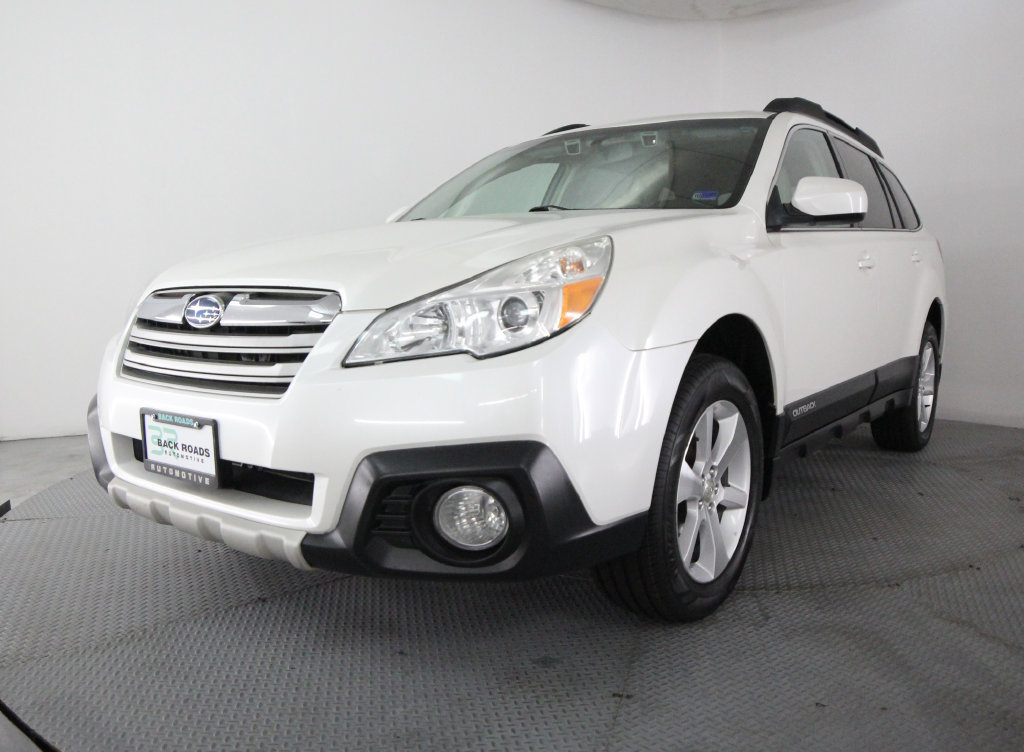 Used 2014 Subaru Outback 2.5i Limited AWD/4WD image 3