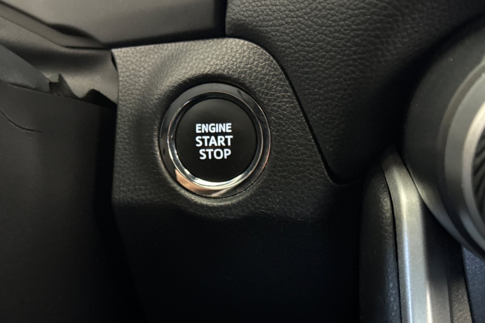 Used 2025 Toyota RAV4 XLE w/ Convenience Package AWD/4WD image 17