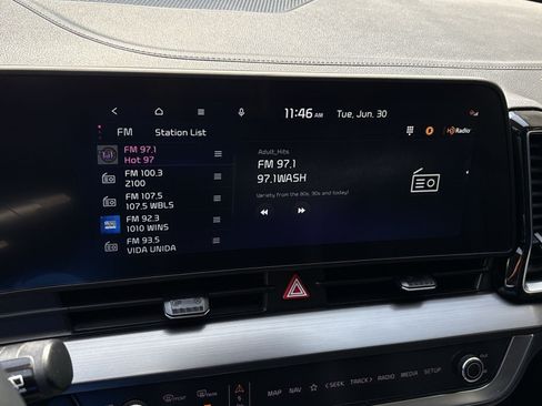 Used 2023 Kia Sportage EX AWD/4WD image 18