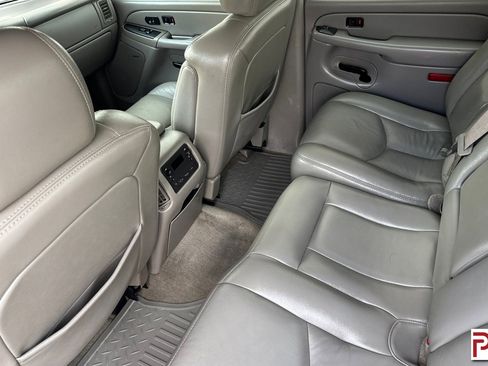 Used 2005 Chevrolet Silverado 2500 LT w/ Heavy-Duty Power Package image 14