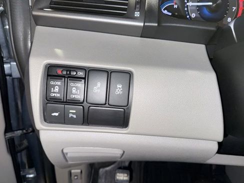 Used 2011 Honda Odyssey Touring Elite image 28