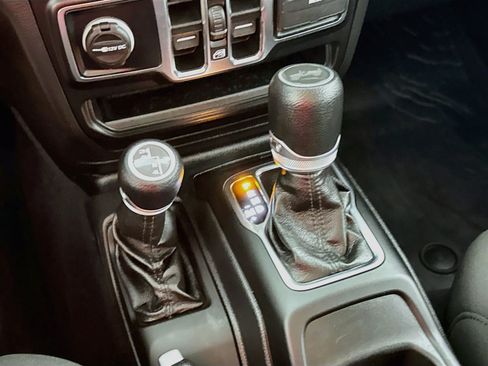 Used 2022 Jeep Wrangler Unlimited Sport AWD/4WD image 20