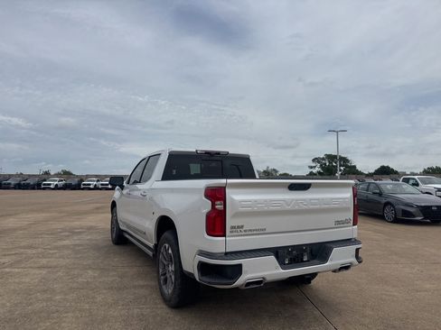 Used 2023 Chevrolet Silverado 1500 High Country w/ Technology Package AWD/4WD image 18