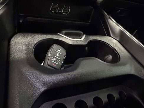 Used 2020 RAM 1500 Laramie AWD/4WD image 29