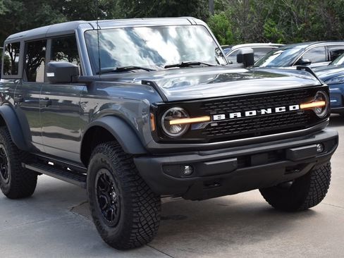 Certified 2022 Ford Bronco Wildtrak AWD/4WD image 4