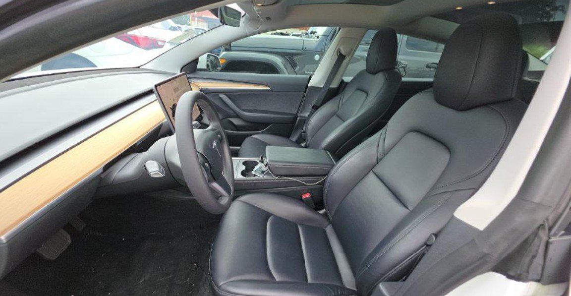 Used 2023 Tesla Model 3 Standard Range RWD image 5