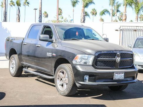 Used 2017 RAM 1500 Express RWD image 3