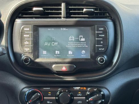 Used 2020 Kia Soul LX FWD image 15