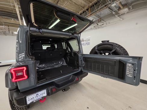 Used 2025 Jeep Wrangler Unlimited Rubicon image 20