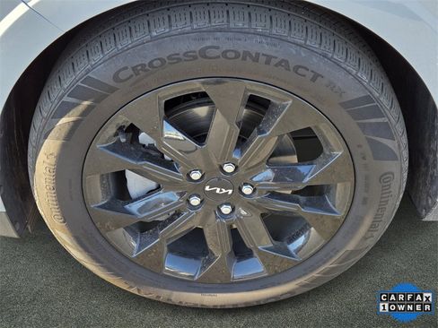 Used 2024 Kia Carnival SX Prestige image 5