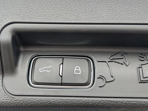 Used 2023 Ford Explorer XLT w/ Equipment Group 202A image 36