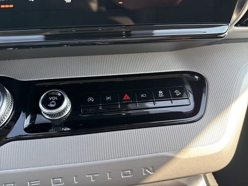 New 2025 Ford Expedition Max Active image 33