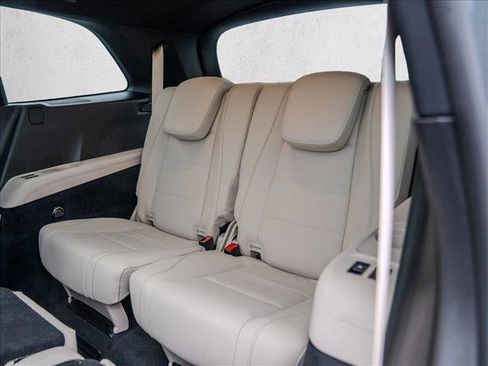 Certified 2026 Mercedes-Benz GLS 450 4MATIC image 23