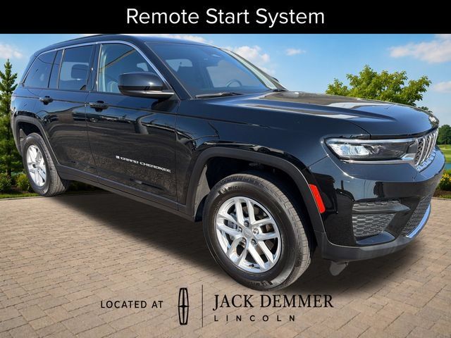 Used 2025 Jeep Grand Cherokee Laredo X w/ Luxury Tech Group I AWD/4WD image 9