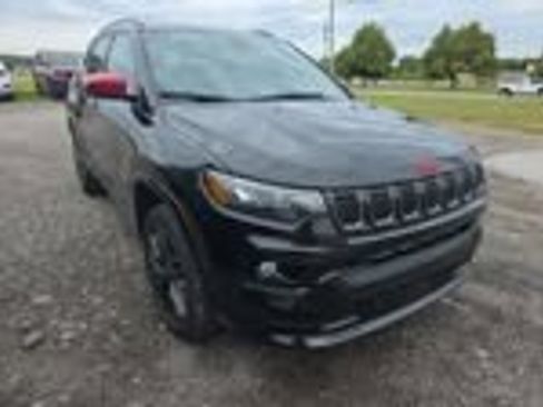Certified 2023 Jeep Compass Limited AWD/4WD image 2