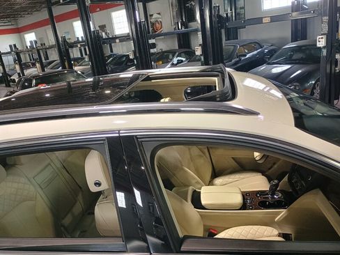 Used 2020 Bentley Bentayga AWD/4WD image 41