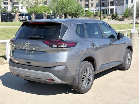 Used 2023 Nissan Rogue S image 4