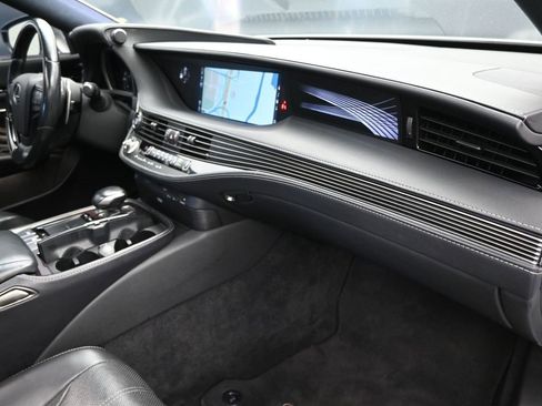 Used 2020 Lexus LS 500 w/ Interior Upgrade Package image 24