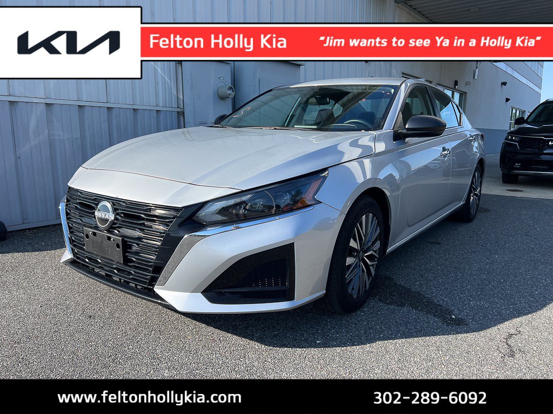 Used 2024 Nissan Altima 2.5 SV FWD image 1