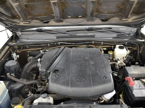 Used 2015 Toyota Tacoma 4x4 Double Cab w/ TRD Off-Road Package image 36