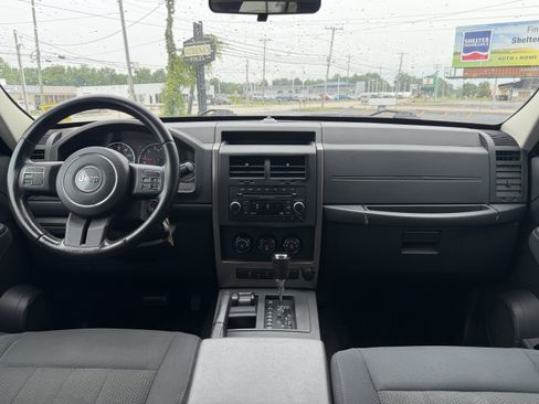 Used 2012 Jeep Liberty Sport w/ Popular Equipment Group AWD/4WD image 17