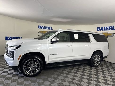 Used 2026 Chevrolet Suburban Premier AWD/4WD image 2