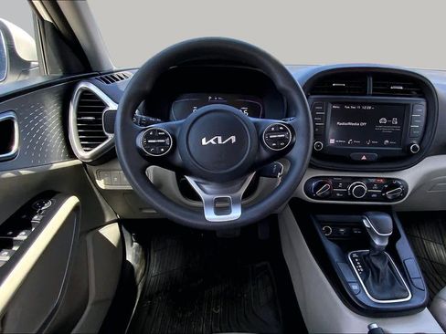 Used 2024 Kia Soul LX w/ Option Group 015 FWD image 6