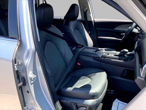 Used 2025 Toyota Grand Highlander AWD Hybrid image 8