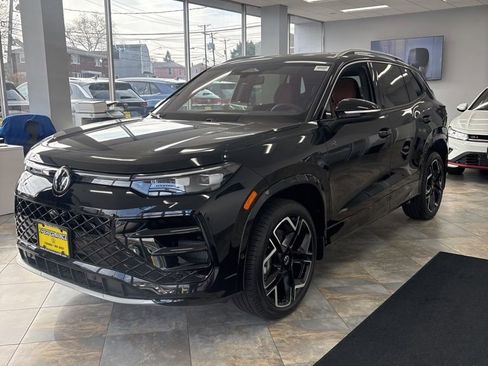 New 2026 Volkswagen Tiguan SEL R-Line image 1