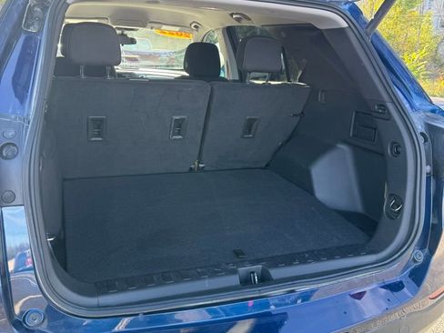 Used 2022 Chevrolet Equinox LT image 8