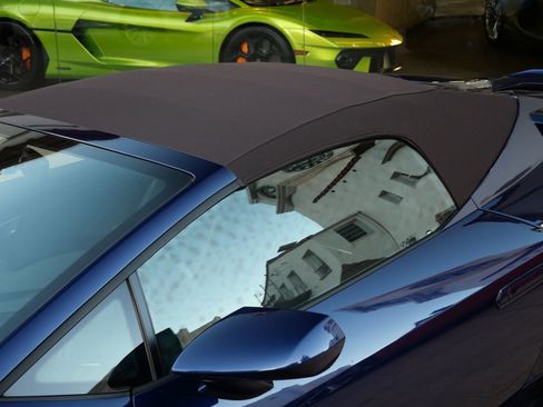 Used 2023 Lamborghini Huracan EVO image 19