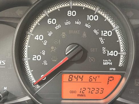 Used 2015 Toyota Yaris L FWD image 17