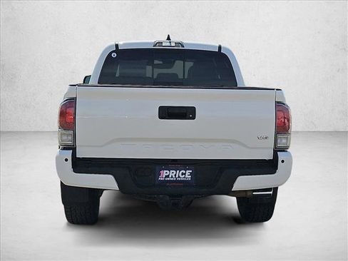Used 2022 Toyota Tacoma TRD Off-Road w/ TRD Premium Off Road Package AWD/4WD image 7