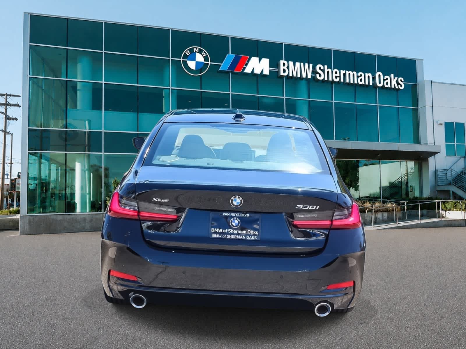 Used 2026 BMW 330i xDrive Sedan AWD/4WD image 5