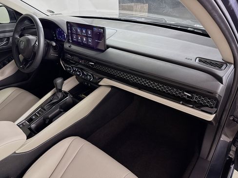 Certified 2025 Honda Accord EX-L image 36