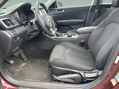 Used 2018 Kia Optima LX image 9