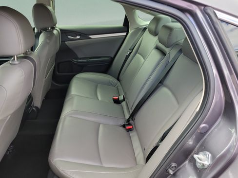 Used 2019 Honda Civic Touring image 8
