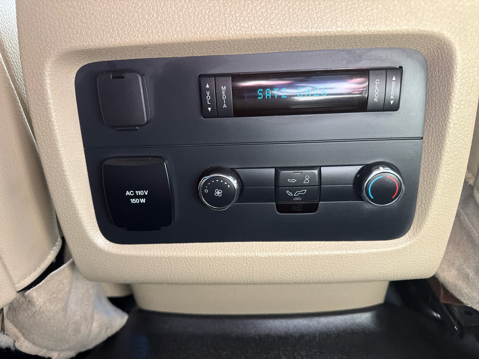 Used 2016 Ford Expedition EL XLT w/ Equipment Group 202A AWD/4WD image 16