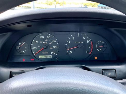 Used 2001 Nissan Altima GXE image 25